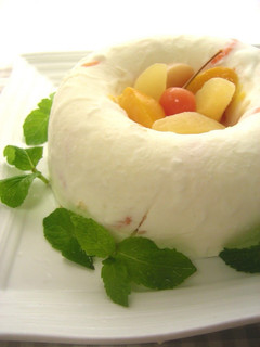 A picture of Fruit-Packed Yogurt Ice Cream Cake.