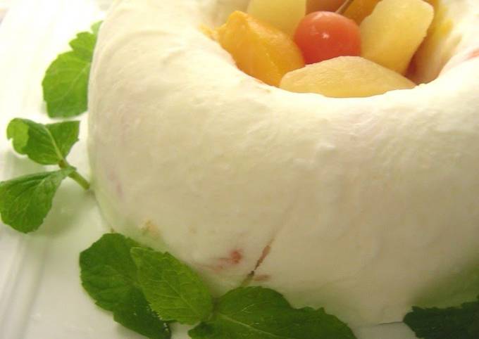 Steps to Prepare Speedy Fruit-Packed Yogurt Ice Cream Cake