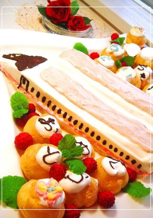 A picture of Mini Cream Puffs with a Message.