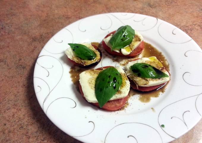 Steps to Prepare Perfect Classic Caprese Insalata