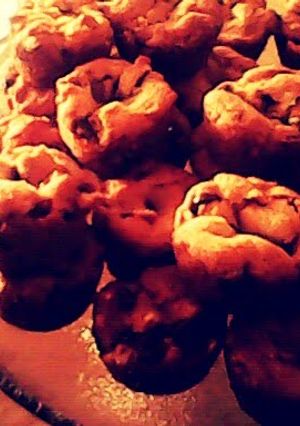 A picture of chocolate chip peanut peanutbutter cups :).