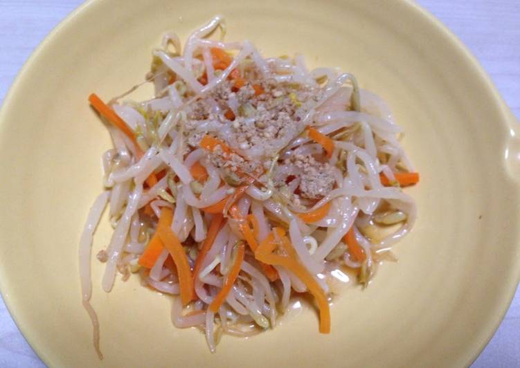 Recipe of Homemade Bean Sprouts and Carrot Namul!