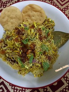 ભેળ પૂરી (Bhel Poori Recipe In Gujarati) રેસીપી મુખ્ય ફોટો