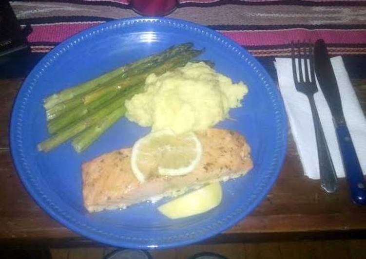 Easy Cheap Dinner salmon and asparagus deliciousness x)