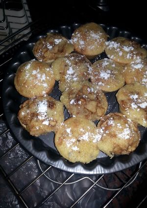 A picture of easy apple & banana cupcakes.