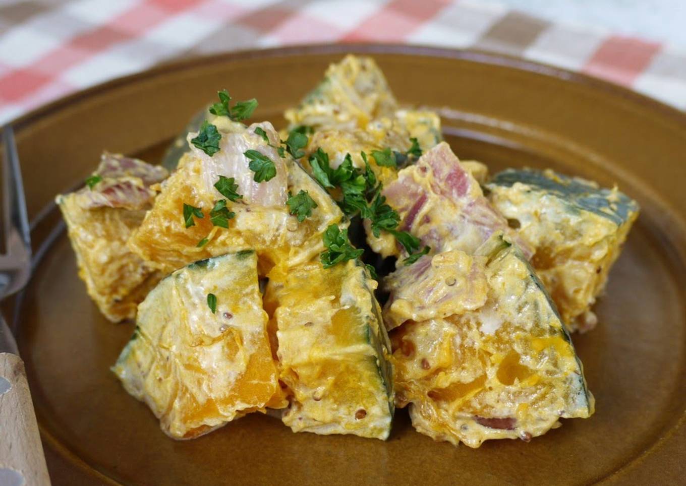 Cabbage salad with pumpkin and mustard seeds