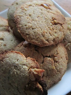 A picture of Banana and Okara Cookies for Vegans.