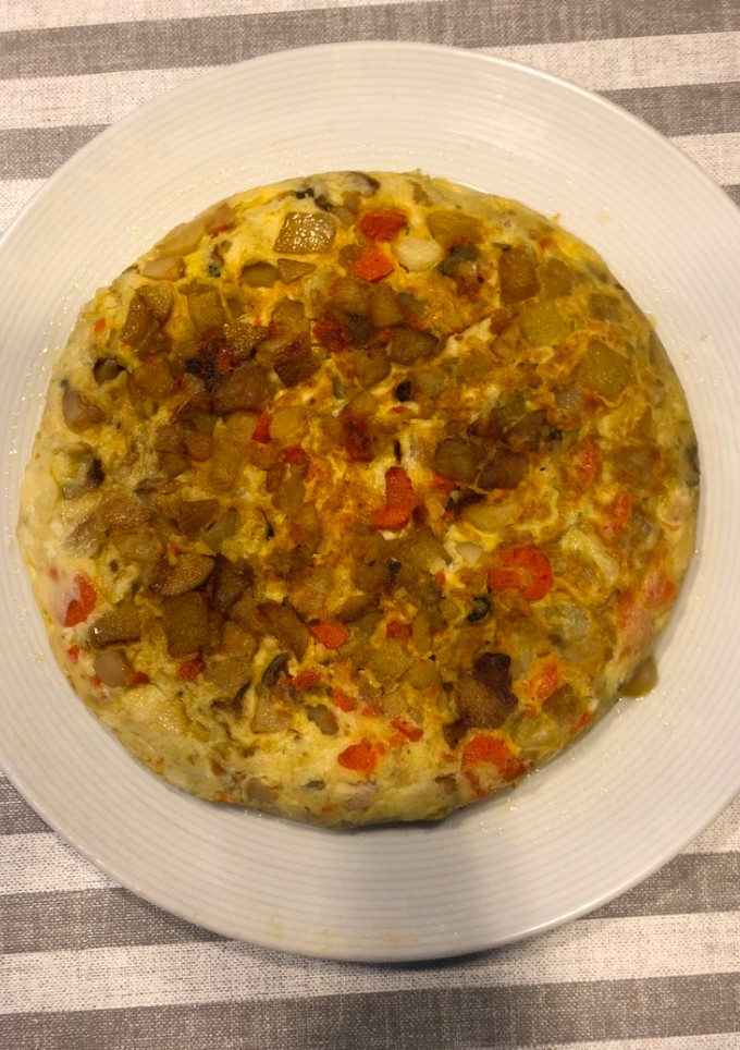 Una foto de Tortilla ligera de verduras