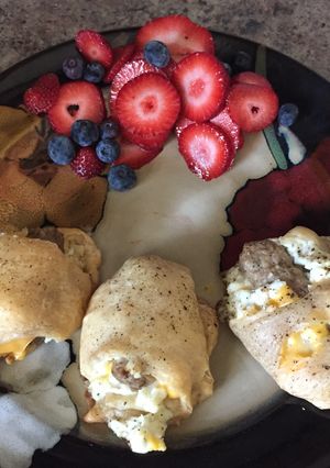 A picture of Sausage Egg And Cheese Roll Ups.