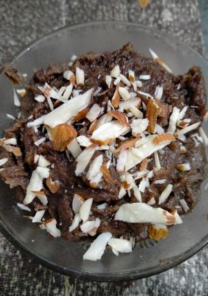 રાગી નો શીરો(Ragi Shira Recipe In Gujarati,) રેસીપી મુખ્ય ફોટો