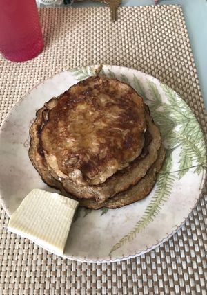 Una foto de Pancakes de banano y avena