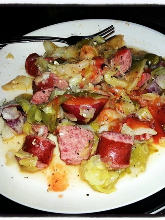 Easy Way Make Recipe Cabbage,  Red Potatoes and Beef Sausage that is Delicious, Really Delicious}