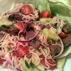 A picture of Vickys Hot & Sour Beef Salad, GF DF EF SF NF.