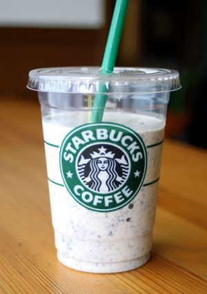 A picture of 1 Minute Mock McFlurry with Banana & Oreos.