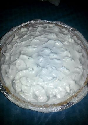 A picture of Easy Lemon Icebox Pie.