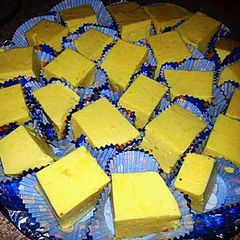 A picture of Peach schnapps jello Squares.