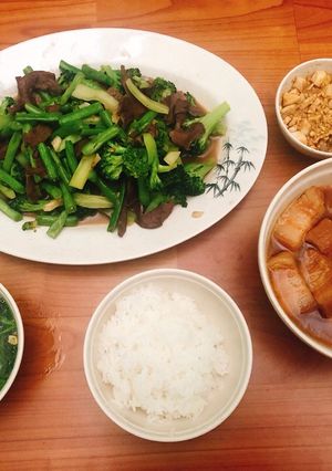 Hình của món Cơm gia đình.