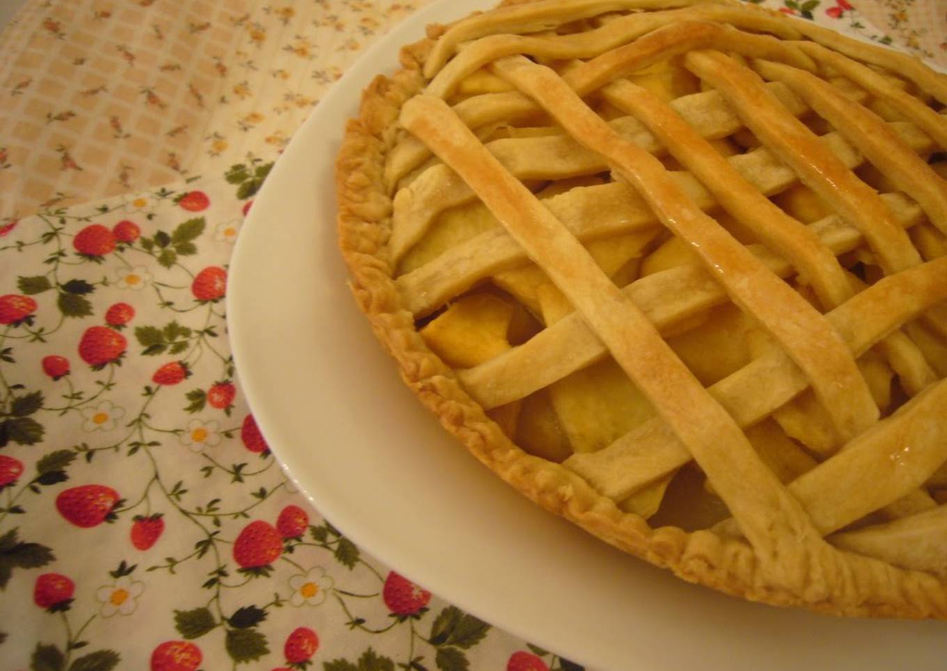 Potato and apple pie without eggs and without milk