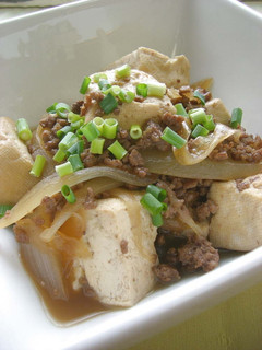 A picture of Richly Seasoned Tofu with Minced Meat.