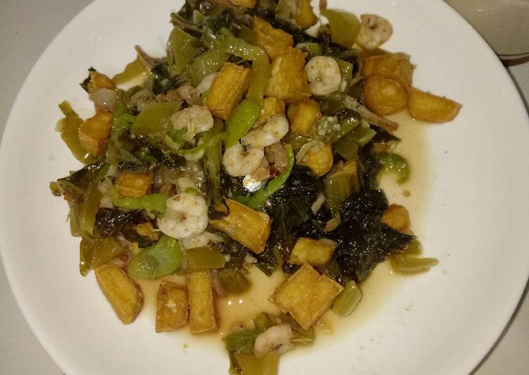 Cara Gampang Menyiapkan Cah Sawi Asin Ebi, Enak