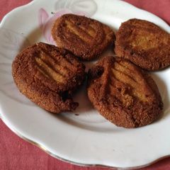 A picture of Gur ki meethi mathri.