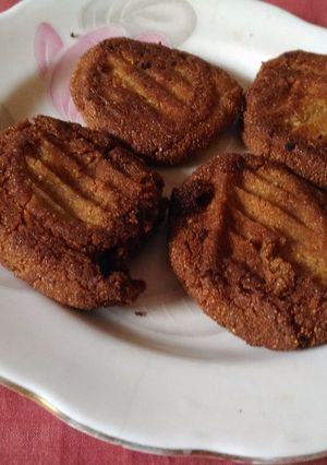 A picture of Gur ki meethi mathri.