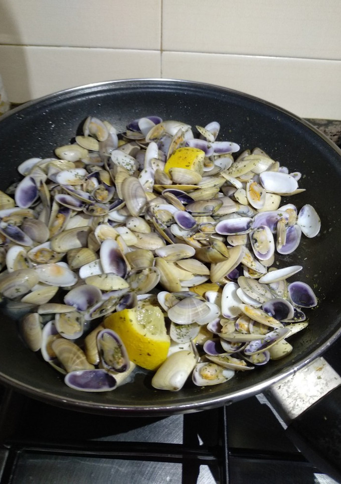 Una foto de Tellinas a la plancha. Aperitivo rápido y sencillo