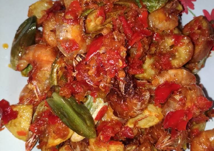 9. Sambal Udang, kentang, terong dan jengkol 😀