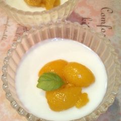 A picture of Almond Tofu with Loquat Seeds.