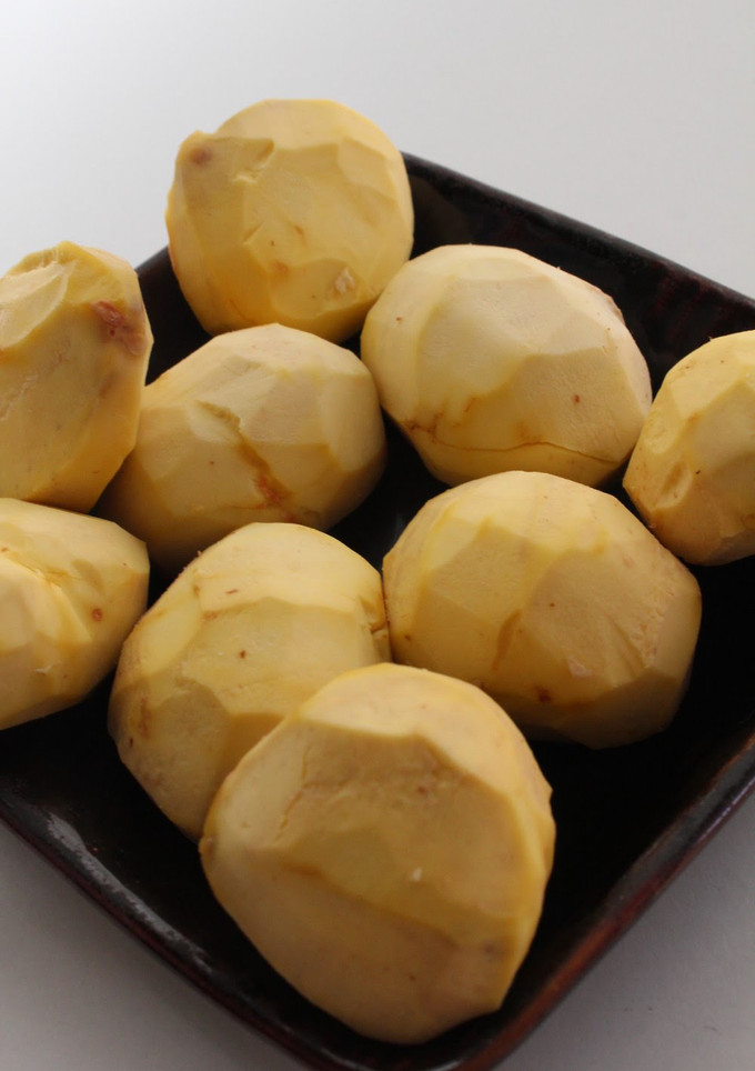 A picture of How To Peel The Outer Shell and Inner Skin of Chestnuts.