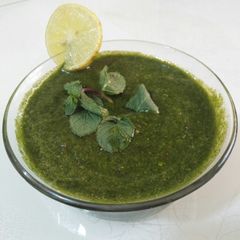 A picture of Pudine(Mint)ki khatti-Meethi Chutney.