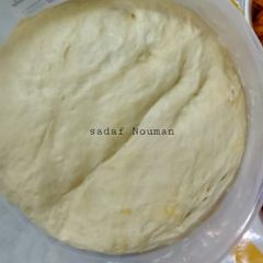 A picture of Pizza dough.