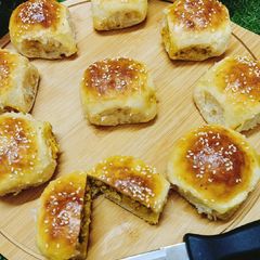 A picture of Chicken, Cheese Buns 😋😋.