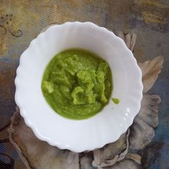 A picture of Guava dhaniya chutney.