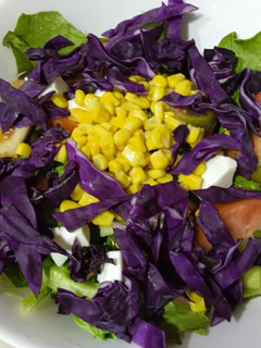 Una foto de Ensalada colorida