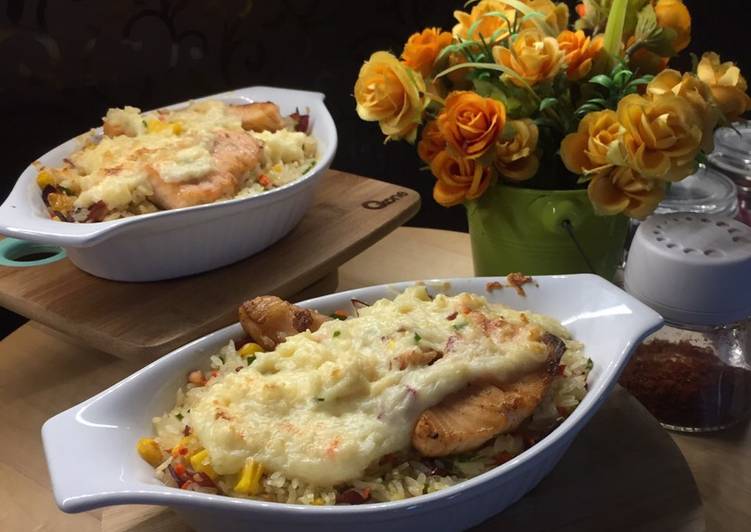 Baked Rice Salmon & bechamel cheese sauce