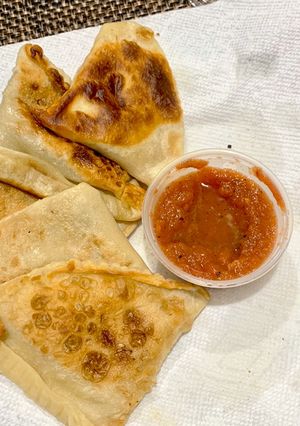 Una foto de Empanadas de atún con chipotle