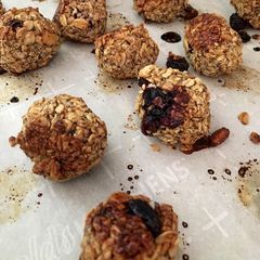 A picture of Oatmeal Protein Balls.