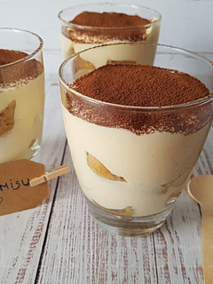 Tiramisu pohárban recept fotója