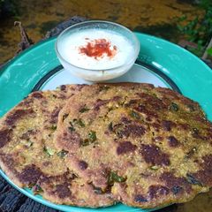 A picture of Capsicum wheat flour Dhebra.