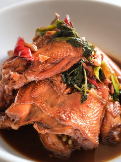 A picture of Three Cup Chicken.