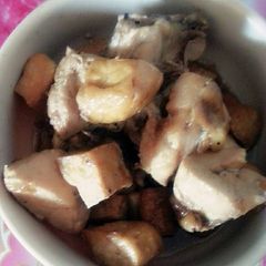 A picture of Chicken adobo with fried tofu.