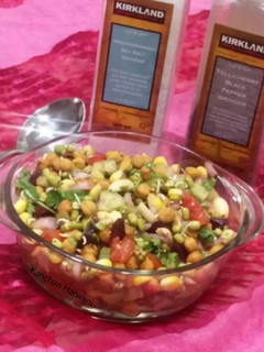 अंकुरित चना मूंग सलाद‌‌(Sprout Salad recipe in hindi) रेसिपी मुख्य फोटो