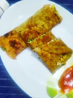 પનીર ચીલા (Paneer Chila Recipe In Gujarati) રેસીપી મુખ્ય ફોટો