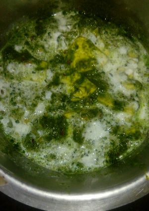 A picture of Palak paneer.