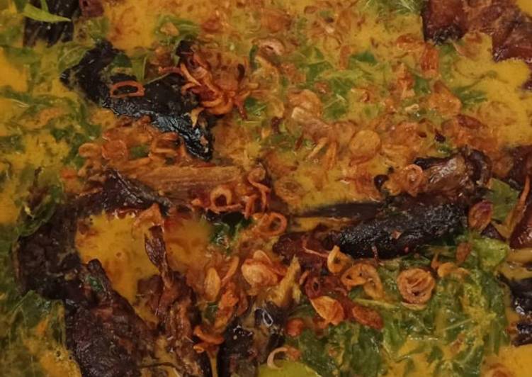 Bahan-bahan Gulai pucuk ubi ikan salai yang nikmat Untuk Jualan