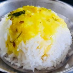 A picture of Dal Chawal for Prasad.