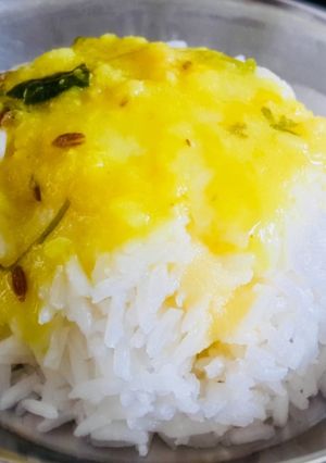 A picture of Dal Chawal for Prasad.