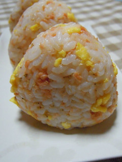 A picture of Salmon Flakes and Scrambled Egg Rice Balls.