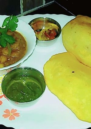 A picture of Chole bhature.